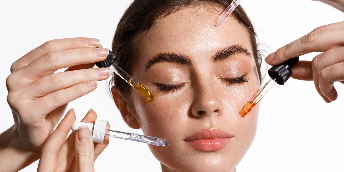 When to use Vitamin C serum in routine for glowing skin.